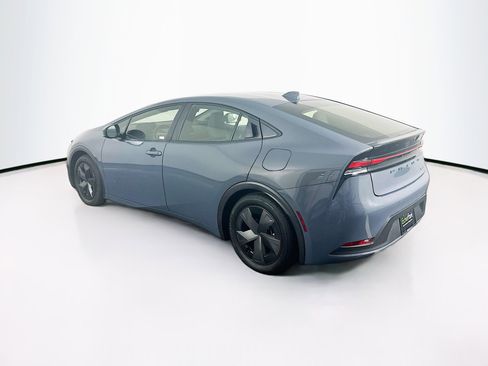 Used 2024 Toyota Prius LE image 5