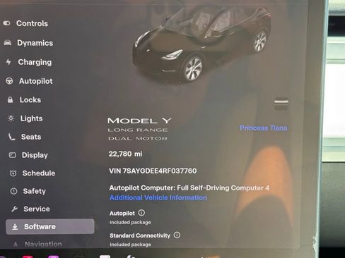 Used 2024 Tesla Model Y Long Range AWD/4WD image 30