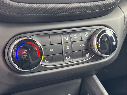 Used 2023 Chevrolet TrailBlazer LT FWD image 26