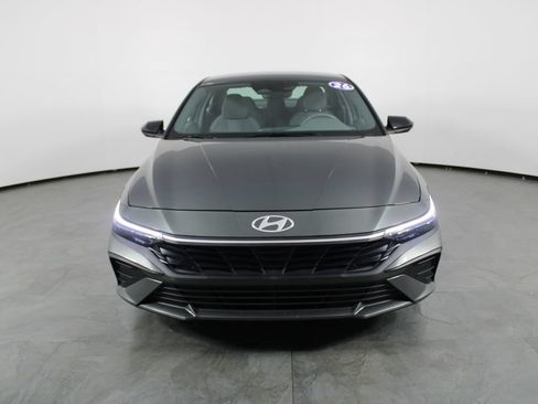 Used 2026 Hyundai Elantra Sport FWD image 13