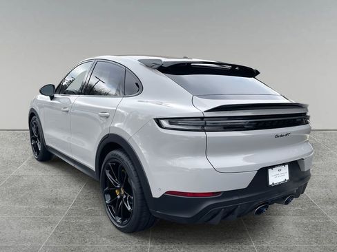 Used 2024 Porsche Cayenne Turbo GT image 3
