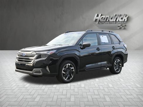 Used 2025 Subaru Forester Limited image 5