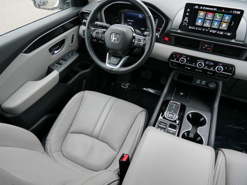 Certified 2024 Honda Pilot Elite image 9