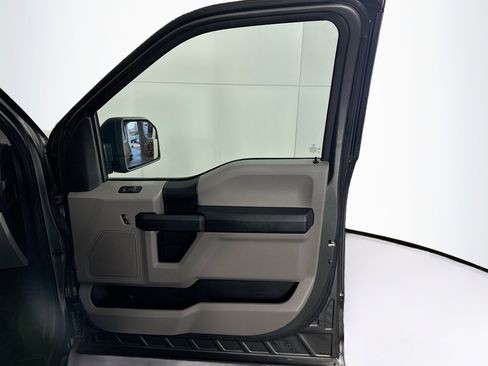 Used 2017 Ford F150 XL w/ Equipment Group 101A Mid image 29