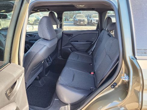 Used 2025 Subaru Forester Premium image 34