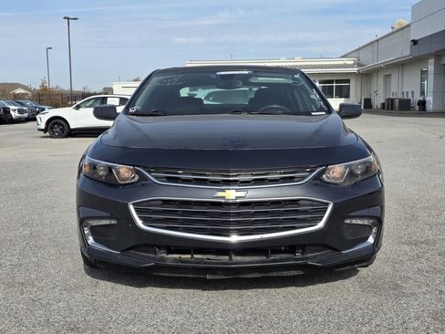 Used 2017 Chevrolet Malibu LT w/ Leather Package image 2