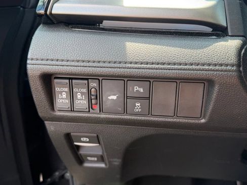 Used 2025 Honda Odyssey Touring image 15