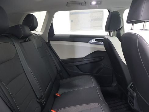 New 2026 Volkswagen Taos SE AWD/4WD image 24