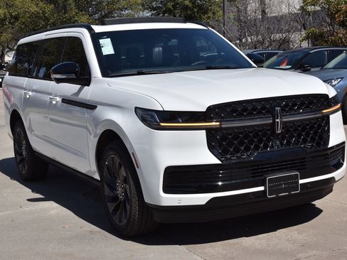 New 2025 Lincoln Navigator L Reserve w/ Jet Appearance Package AWD/4WD image 10