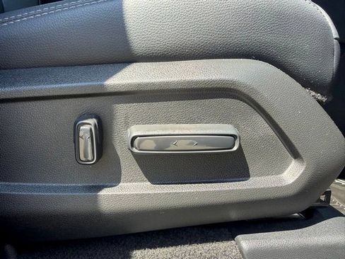 Used 2025 Honda Pilot Touring image 32