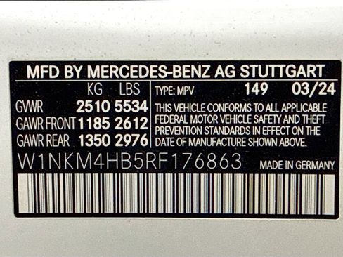 Used 2024 Mercedes-Benz GLC 300 4MATIC image 32