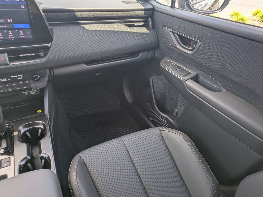 New 2026 Subaru Outback Limited AWD/4WD image 17