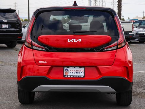 Used 2023 Kia Soul S FWD image 7