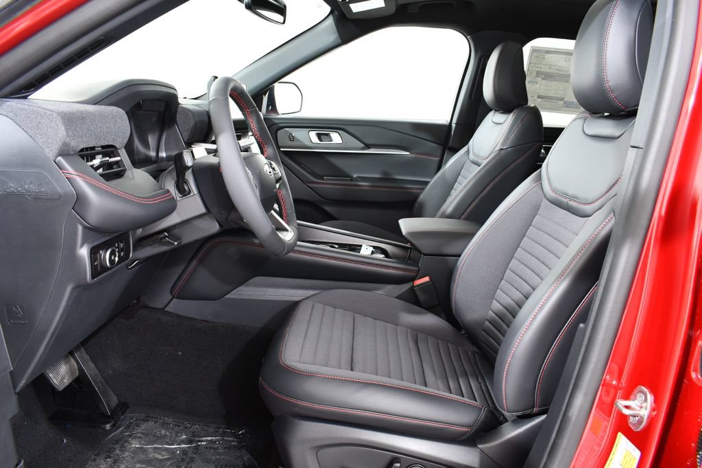 New 2026 Ford Explorer ST-Line w/ ST-Line Street Pack AWD/4WD image 6