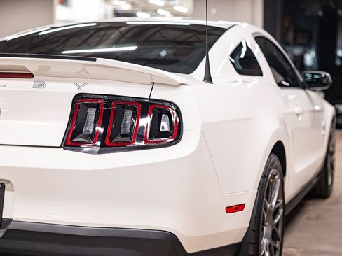 Used 2011 Ford Mustang Shelby GT500 w/ SVT Performance Pkg RWD image 33