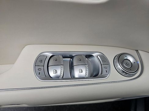 Used 2023 Genesis G90 3.5T image 13