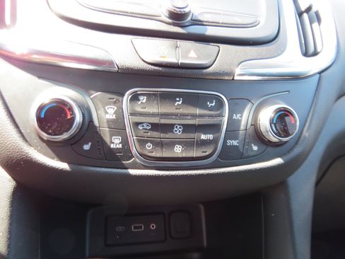 Used 2024 Chevrolet Equinox LT AWD/4WD image 20