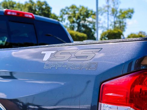 Used 2018 Toyota Tundra SR5 w/ SR5 Upgrade Package AWD/4WD image 6