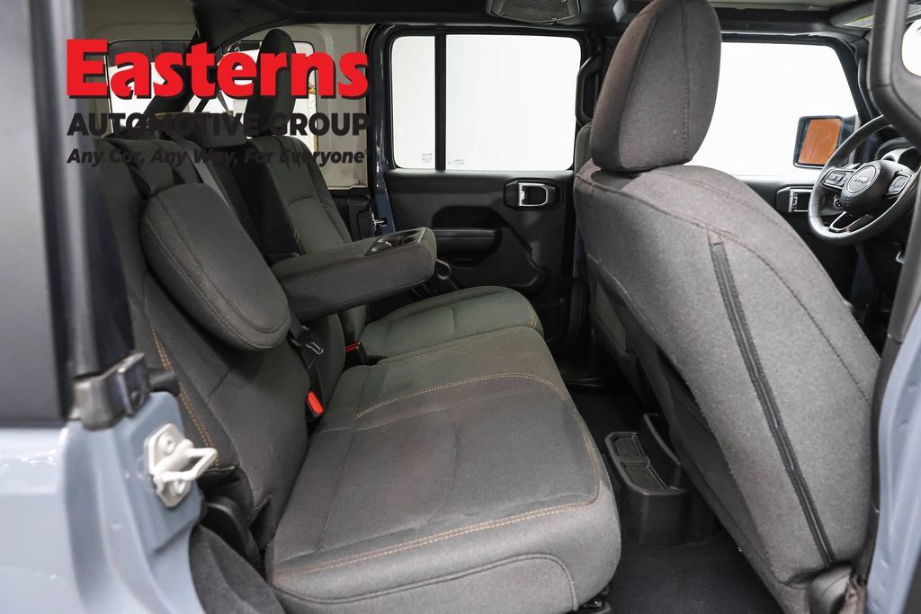 Used 2024 Jeep Wrangler Unlimited w/ Convenience Group AWD/4WD image 24