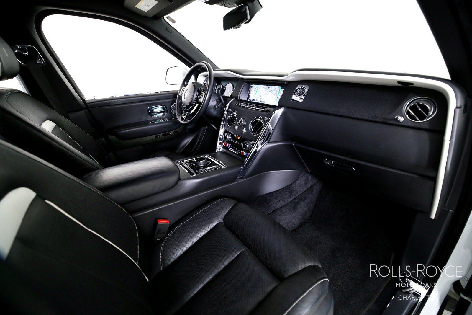 Used 2020 Rolls-Royce Cullinan AWD/4WD image 35