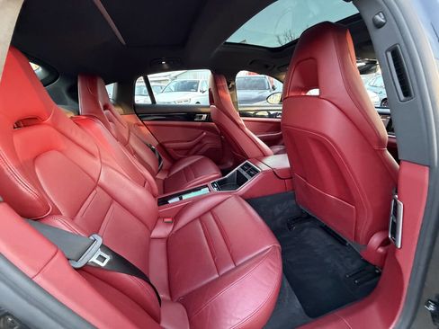 Used 2017 Porsche Panamera RWD image 16