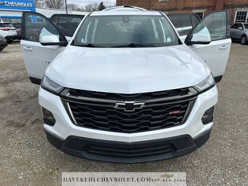 Used 2023 Chevrolet Traverse RS image 36