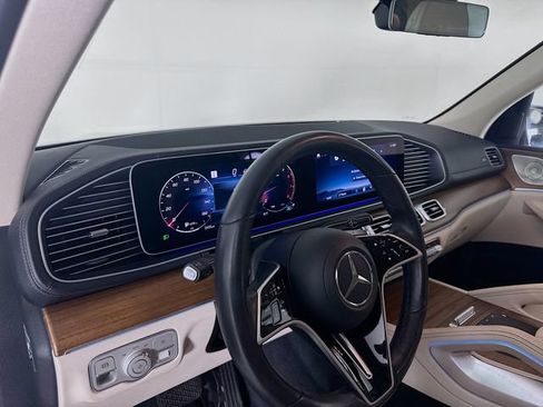Certified 2024 Mercedes-Benz GLS 450 4MATIC image 9