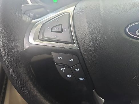 Used 2023 Ford Edge Titanium image 15