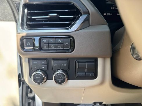 New 2026 GMC Yukon XL Denali w/ Denali Reserve Package AWD/4WD image 18