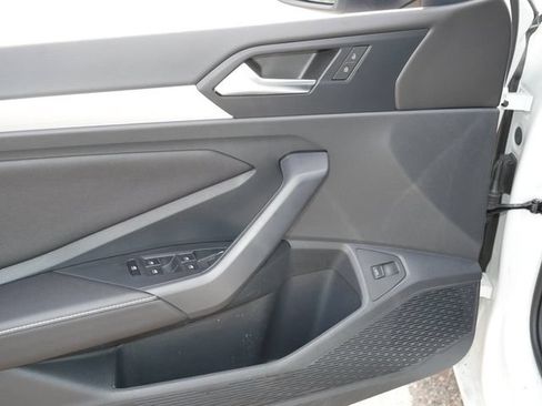 Certified 2025 Volkswagen Jetta Sport FWD image 16