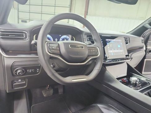 Used 2024 Jeep Wagoneer 2WD w/ Premium Group I image 18