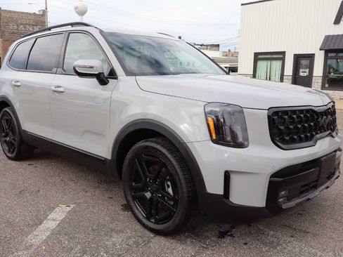 Used 2025 Kia Telluride SX X-Line AWD/4WD image 2
