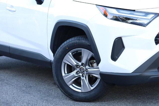 Used 2025 Toyota RAV4 XLE AWD/4WD image 3