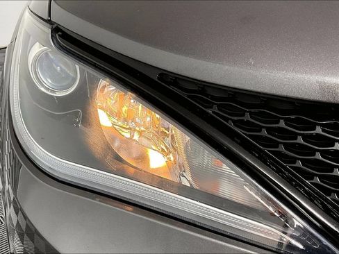 Used 2020 Chrysler Pacifica Touring w/ S Appearance Package FWD image 29