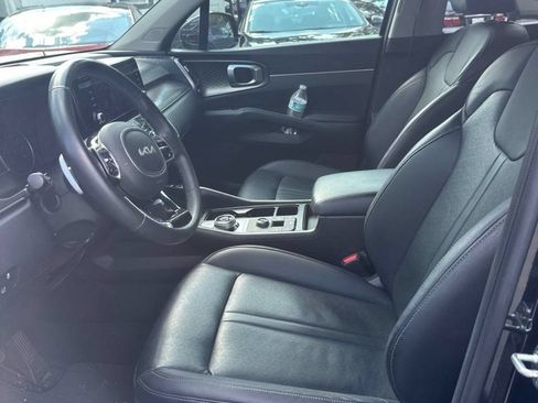 Used 2023 Kia Sorento EX AWD/4WD image 2