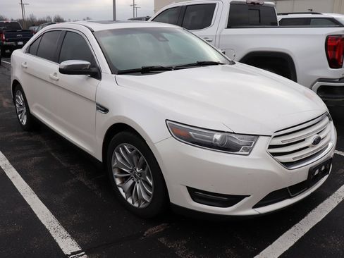 Used 2019 Ford Taurus Limited image 3