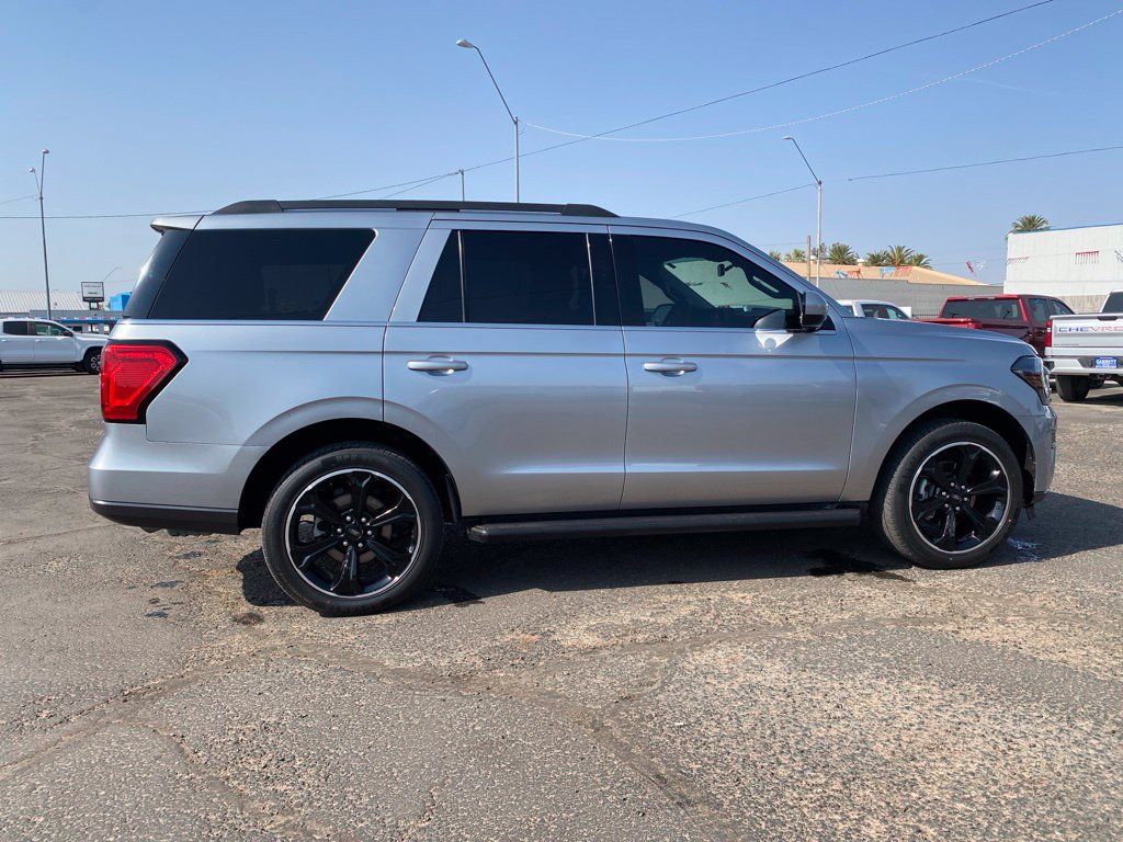 Used 2022 Ford Expedition XLT RWD image 5