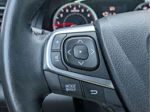 Used 2017 Toyota Camry SE image 22