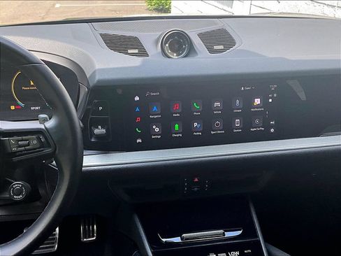 Certified 2024 Porsche Cayenne S AWD/4WD image 10