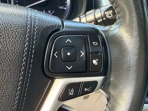 Used 2018 Toyota Highlander XLE FWD image 48