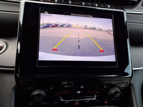 Used 2025 Jeep Grand Cherokee L Altitude AWD/4WD image 8