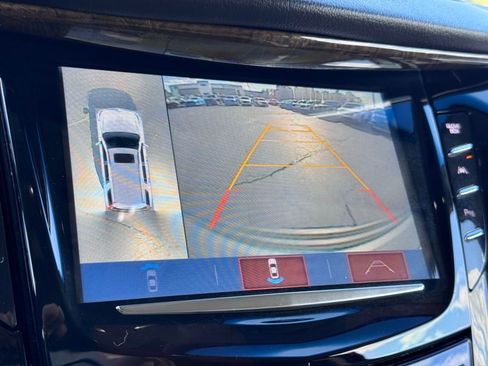 Used 2019 Cadillac Escalade Luxury AWD/4WD image 12