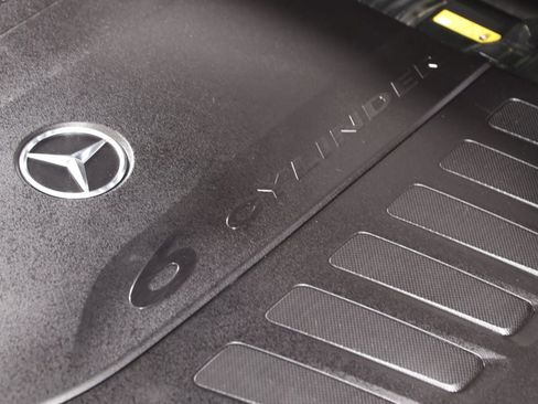 Used 2025 Mercedes-Benz GLS 450 4MATIC image 26