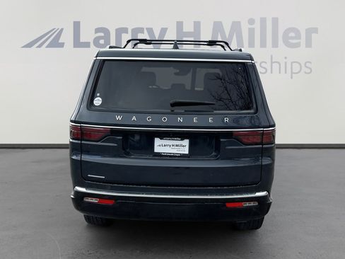 Used 2023 Jeep Wagoneer L 4WD image 7