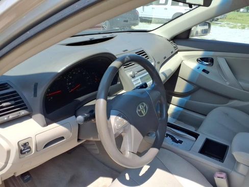Used 2009 Toyota Camry LE image 12