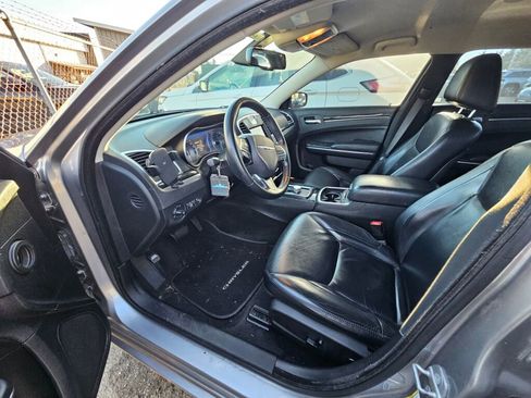 Used 2015 Chrysler 300 Limited w/ Driver Convenience Group image 12