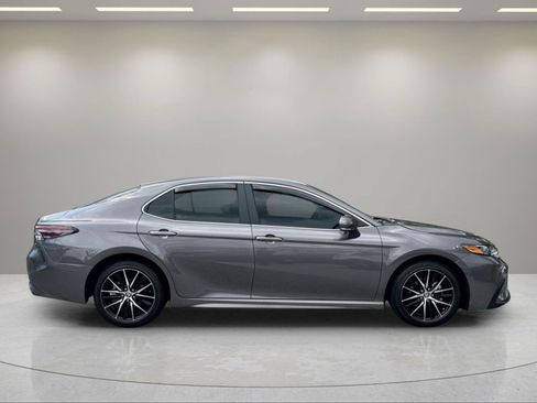 Used 2024 Toyota Camry SE FWD image 6