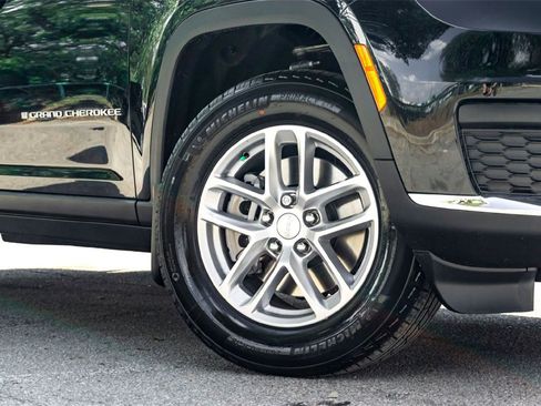 New 2025 Jeep Grand Cherokee L Laredo w/ Luxury Tech Group I image 2