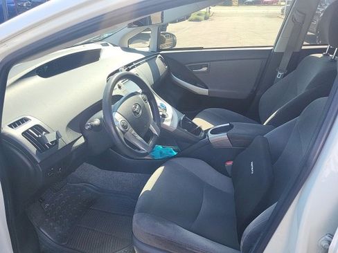 Used 2014 Toyota Prius Four image 8