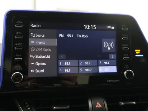 Used 2020 Toyota C-HR XLE FWD image 11